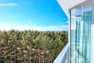 Апарт-отели Dune Resort Mielno - B Мельно Grand One-Bedroom Apartment with Side Sea View-11